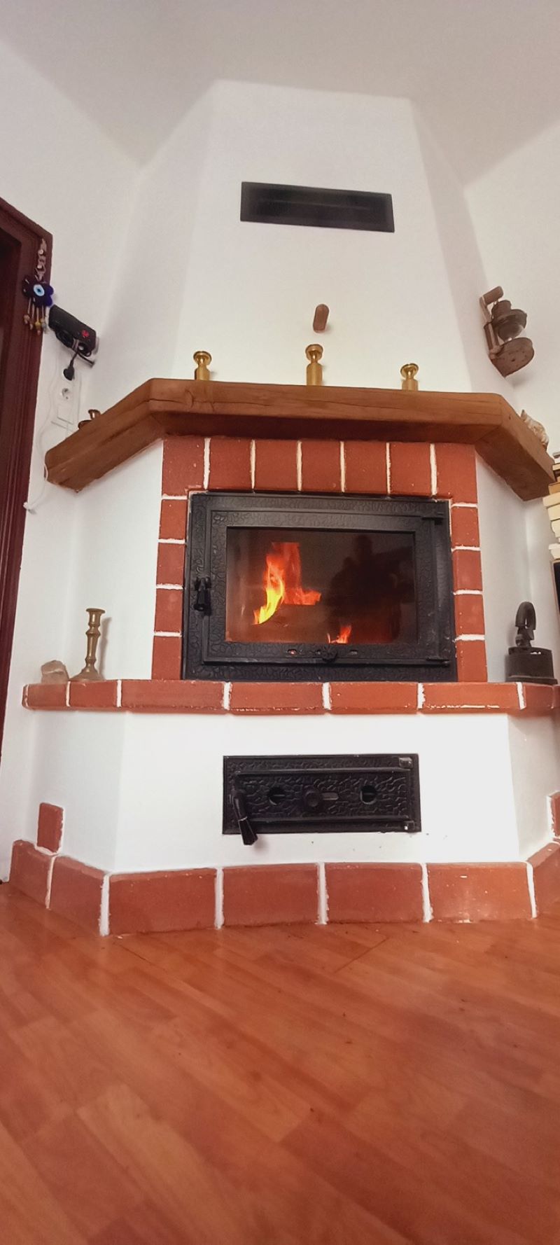 Casa de locuit sau de vacanta -Sat Căbești la 10 km de Beiuș